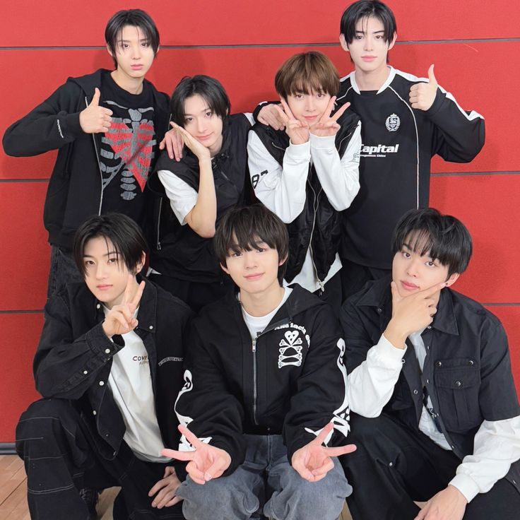 KickFlip 團體 logo