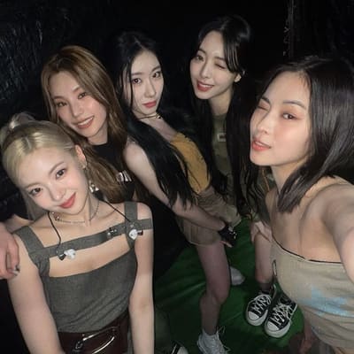 ITZY 團體照